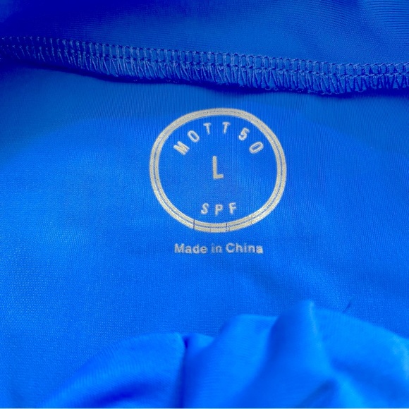 Mott50 Rash Guard size Large Blue Color Block Ruched Sides Tunic - Picture 2 of 8